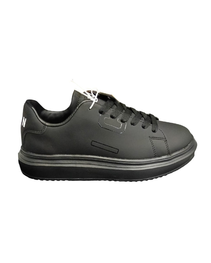 icon sneaker total black 