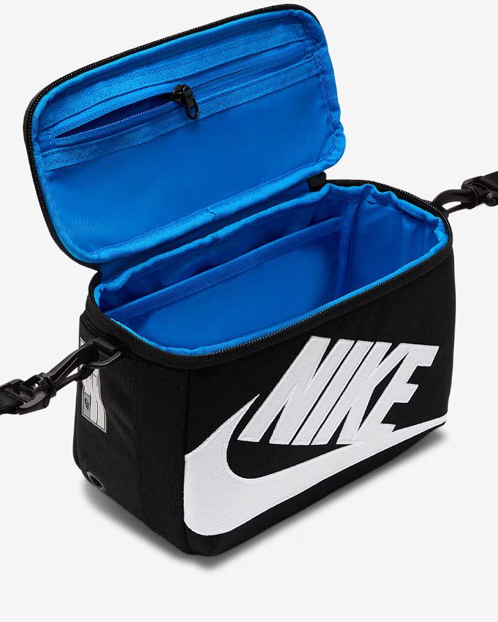 
                  
                    Nike Mini Borsa Nero  FN3059010 NIKE
                  
                