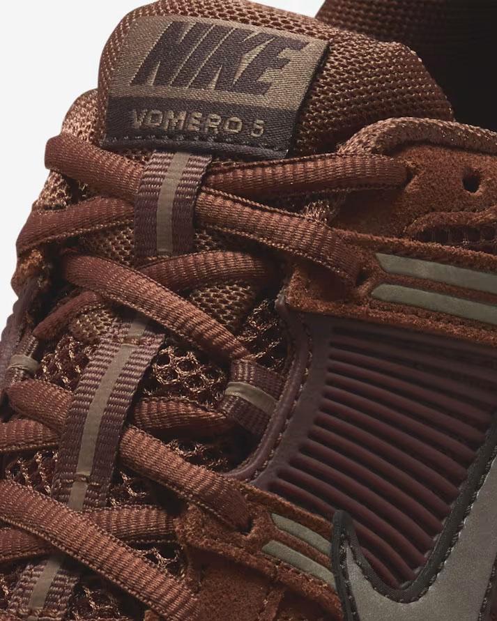 
                  
                    Nike Zoom Vomero 5 Marrone Donna HQ0458201 NIKE
                  
                