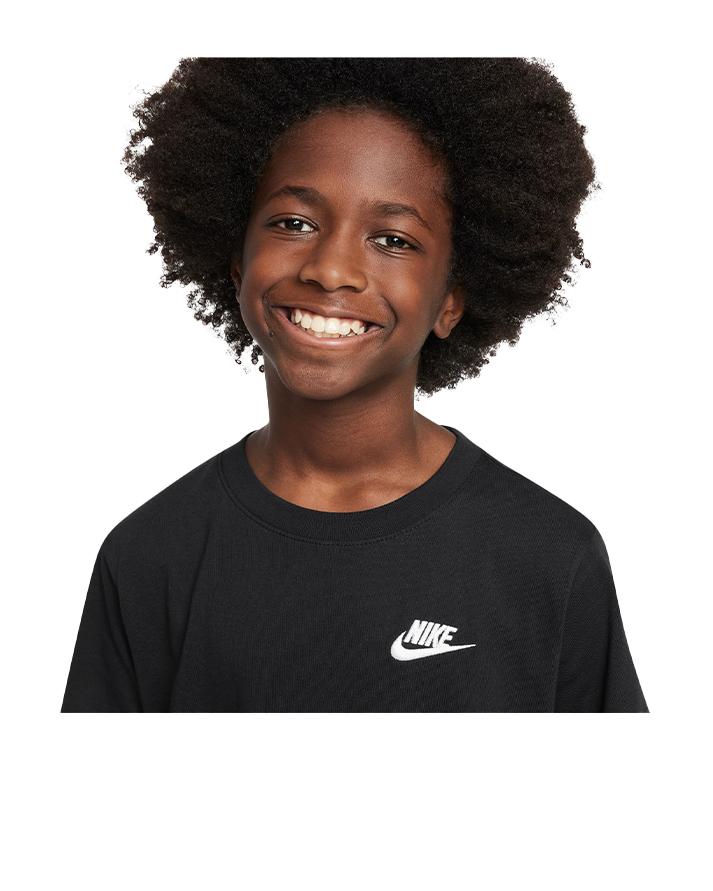 nike t-shirt  nike sportswear 