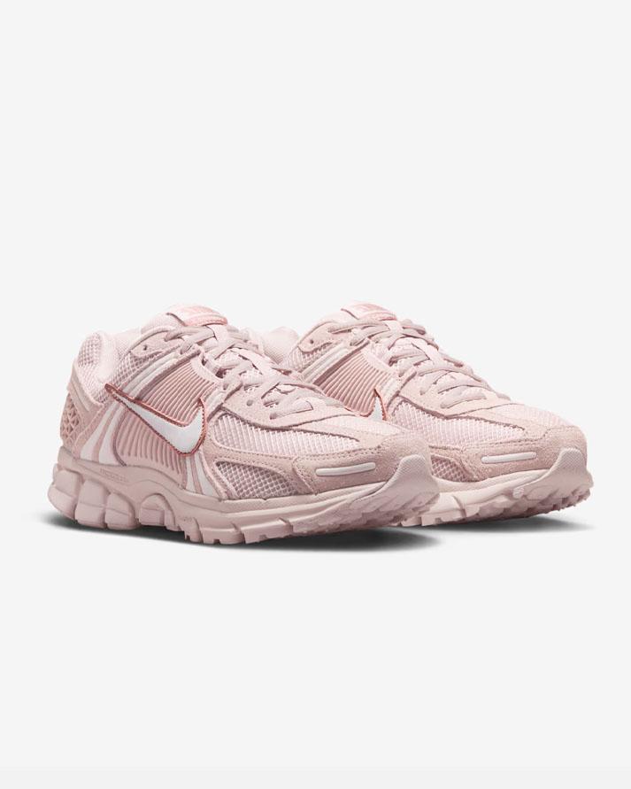 
                  
                    Nike Zoom Vomero 5 Cipria Donna HQ0458600 NIKE
                  
                